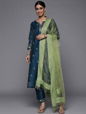 Women Navy Blue Floral Embroidered Thread Work Kurta with Trousers & With Dupatta 1