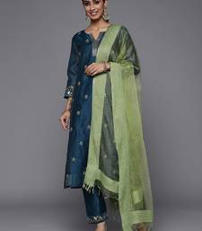 Women Navy Blue Floral Embroidered Thread Work Kurta with Trousers & With Dupatta