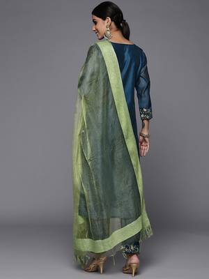 Women Navy Blue Floral Embroidered Thread Work Kurta with Trousers & With Dupatta 7