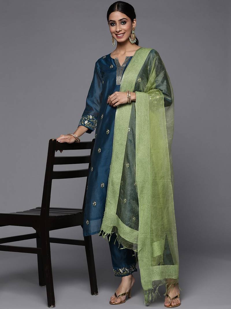 Women Navy Blue Floral Embroidered Thread Work Kurta with Trousers & With Dupatta