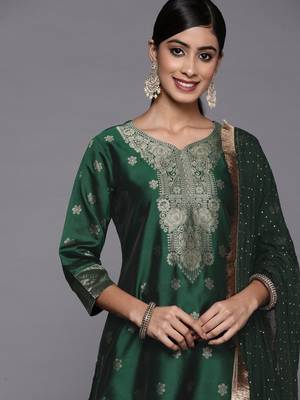 Women Green Kurta with Trousers & With Dupatta 2