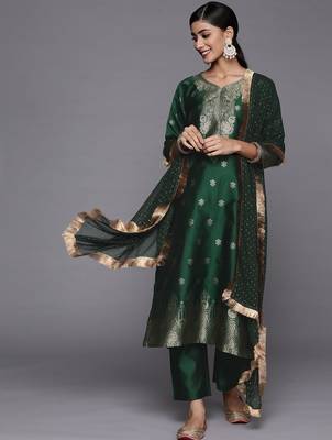 Women Green Kurta with Trousers & With Dupatta 1