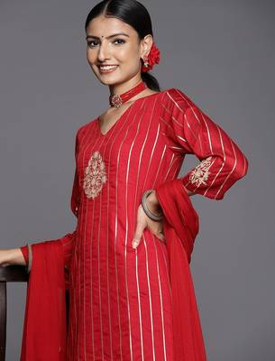 Women Red Floral Embroidered Kurta with Trousers & With Dupatta 2