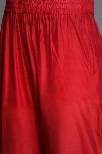 Women Red Floral Embroidered Kurta with Trousers & With Dupatta