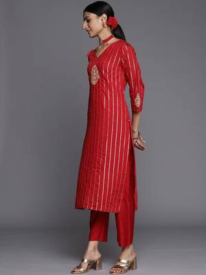 Women Red Floral Embroidered Kurta with Trousers & With Dupatta 6