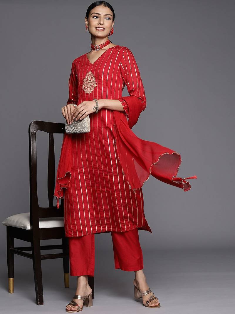 Women Red Floral Embroidered Kurta with Trousers & With Dupatta