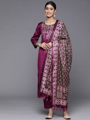 Floral Embroidered Sequinned Kurta With Trousers & Dupatta 5