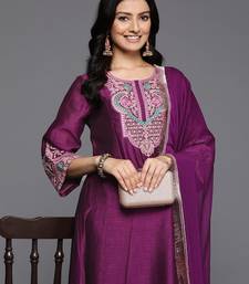 Women Floral Embroidered Regular Mirror Work Kurta with Trousers & With Dupatta