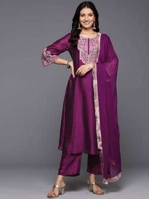 Women Floral Embroidered Regular Mirror Work Kurta with Trousers & With Dupatta 1