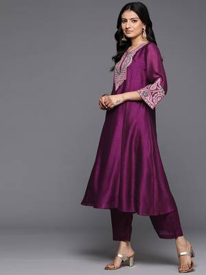 Women Floral Embroidered Regular Mirror Work Kurta with Trousers & With Dupatta 6