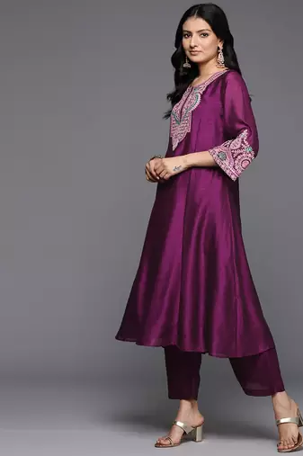 Women Floral Embroidered Regular Mirror Work Kurta with Trousers & With Dupatta