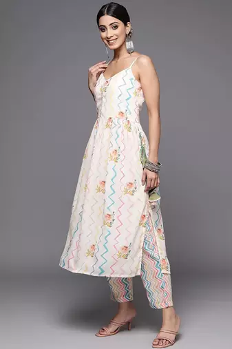 Women Off White Floral Printed Pleated Gotta Patti Kurta with Trousers & With Dupatta