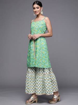 Women Green Floral Printed Pure Cotton Kurti with Sharara 5