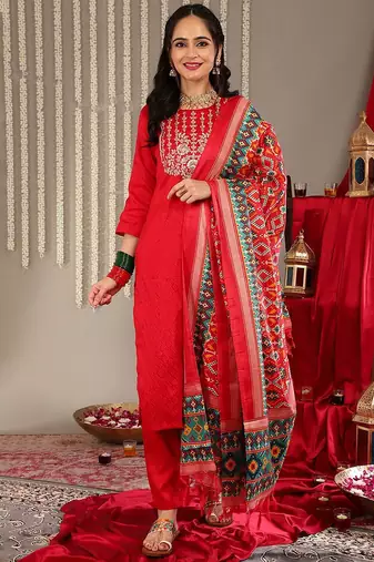 Women Jaquard Kurta Set With Printed Patola Dupatta