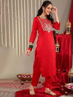 Women Jaquard Kurta Set With Printed Patola Dupatta 4