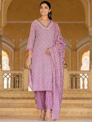 Ethnic Motifs Printed Regular Straight Kurta with Trousers & Dupatta 1