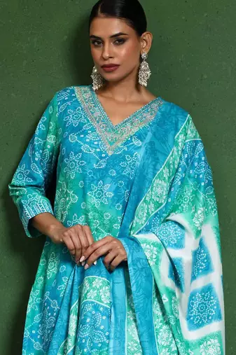 Women Printed Regular Kurta with Trousers & With Dupatta