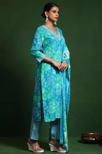 Women Printed Regular Kurta with Trousers & With Dupatta