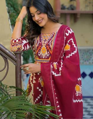 Women Printed Regular Sequinned Pure Cotton Kurta with Trousers & With Dupatta 2