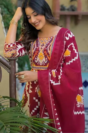Women Printed Regular Sequinned Pure Cotton Kurta with Trousers & With Dupatta