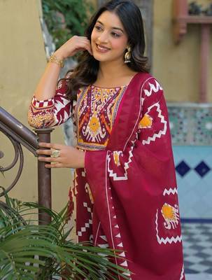 Women Printed Regular Sequinned Pure Cotton Kurta with Trousers & With Dupatta 3