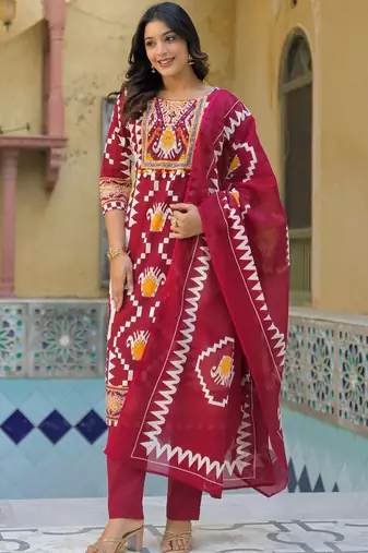 Women Printed Regular Sequinned Pure Cotton Kurta with Trousers & With Dupatta