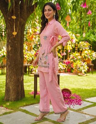 Peach embroidered heavy viscose kurta palazzo set with embroidered jacket 2
