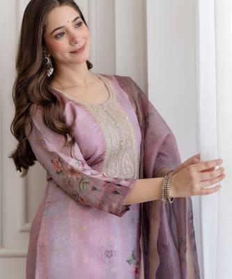 Pink smart readymade fancy graceful suit  3