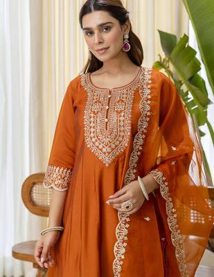 Rust silk blend fabric embroidered work fancy kurta set 3