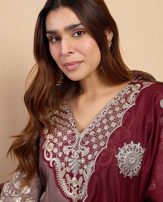 Grey silk blend fabric embroidered work fancy kurta set 3