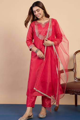 Pink silk blend fabric embroidered work fancy kurta set