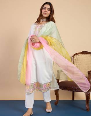 Off white silk blend fabric embroidered work fancy kurta set 4