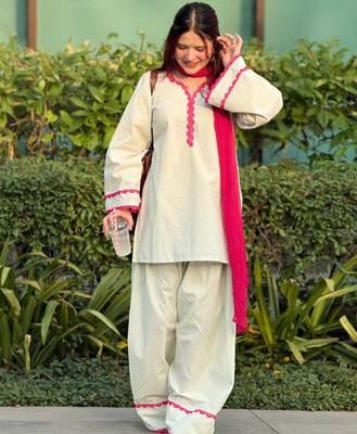 Off white beautiful Kurta set 3