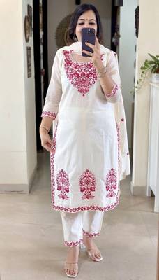 Off white embroidered ethnic partywear suit  3