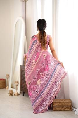 Pink color chinon fabric smart printed saree with beautiful border work 2