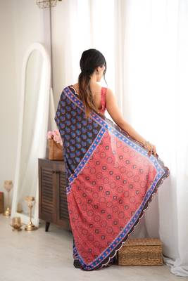 black color tissue fabric smart printed saree with beautiful border work 2