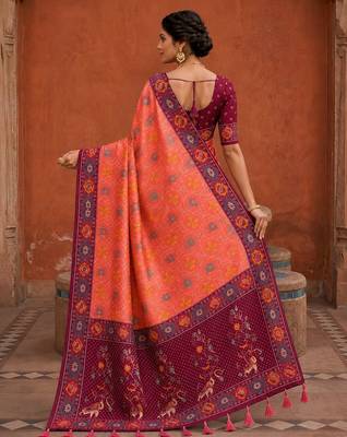 Gajri color patola silk woven meenakari jacquard designer saree for rich traditional saree 2