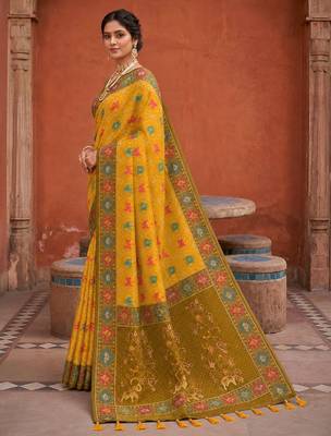 Yellow color patola silk woven meenakari jacquard designer saree for rich traditional saree 4