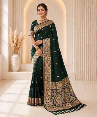 Green color banarasi silk fabric woven jacquard designer partywear saree 1
