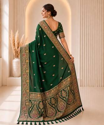 Green color banarasi silk fabric woven jacquard designer partywear saree 2