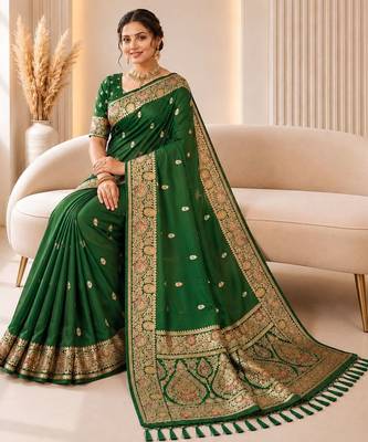 Green color banarasi silk fabric woven jacquard designer partywear saree 3