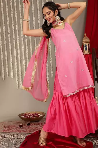 Women Zari Detail Kurta & Trousers With Dupatta