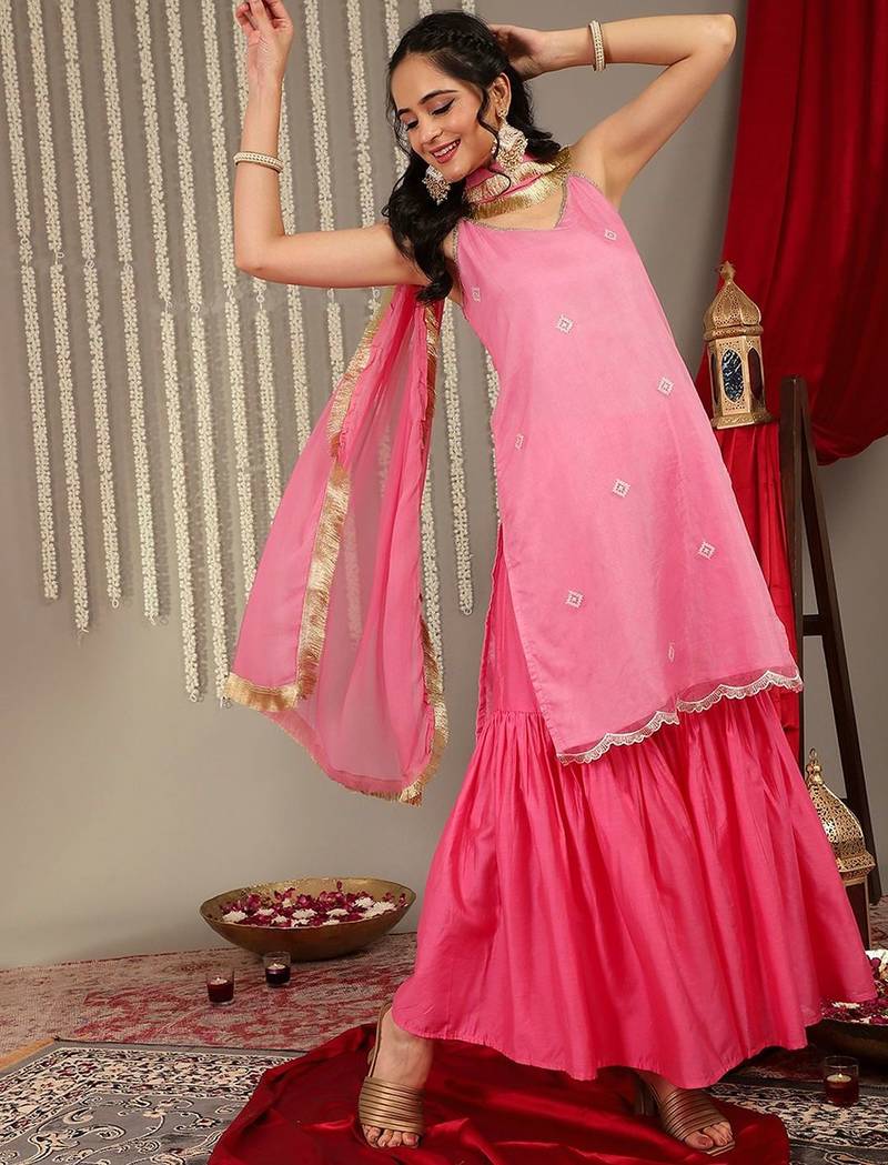 Women Zari Detail Kurta & Trousers With Dupatta