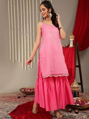 Women Zari Detail Kurta & Trousers With Dupatta 7