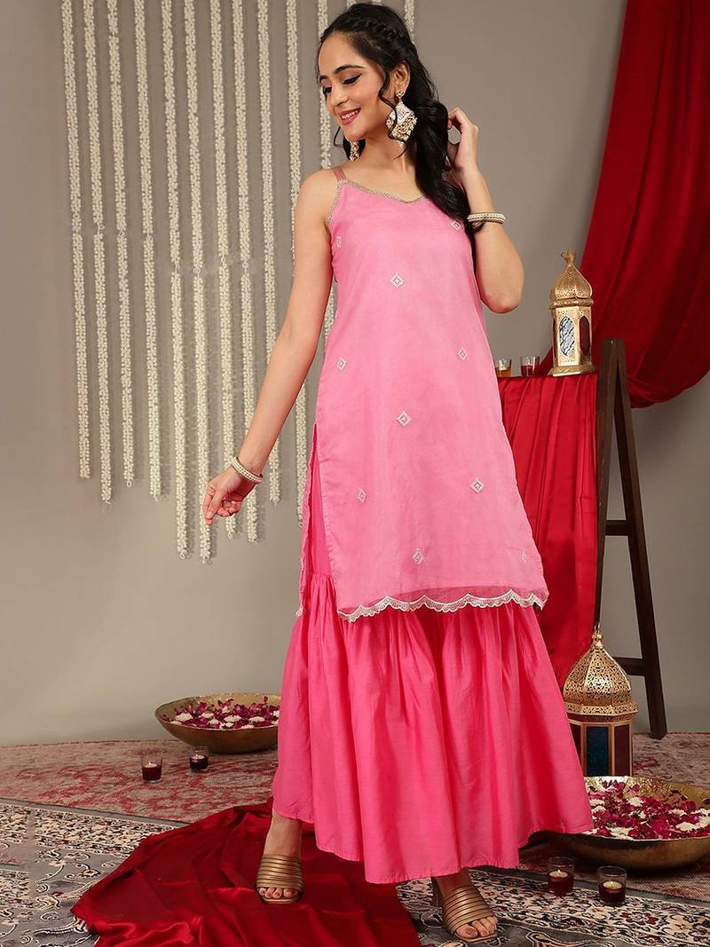 Women Zari Detail Kurta & Trousers With Dupatta