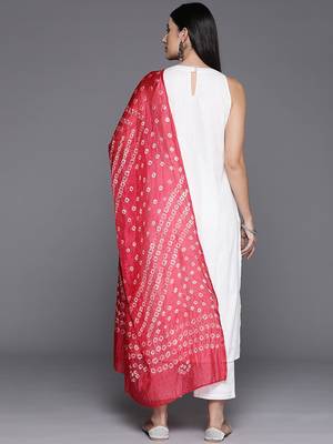 Boat Neck Sleeveless Straight Pure Cotton Kurta Set With Dupatta 6