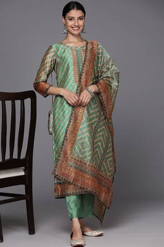 Women Leheriya Striped Gotta Patti Kurta with Trousers & Dupatta
