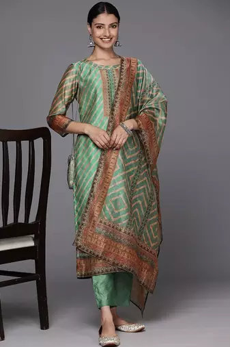 Women Leheriya Striped Gotta Patti Kurta with Trousers & Dupatta