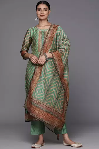 Women Leheriya Striped Gotta Patti Kurta with Trousers & Dupatta