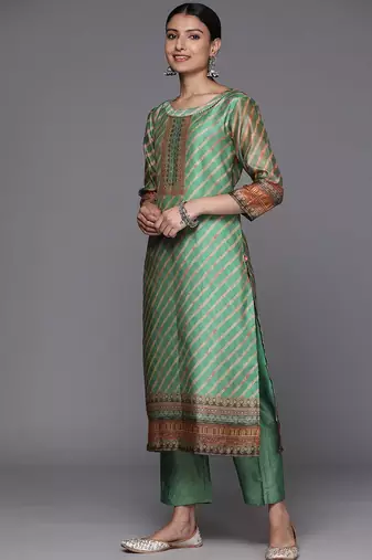 Women Leheriya Striped Gotta Patti Kurta with Trousers & Dupatta
